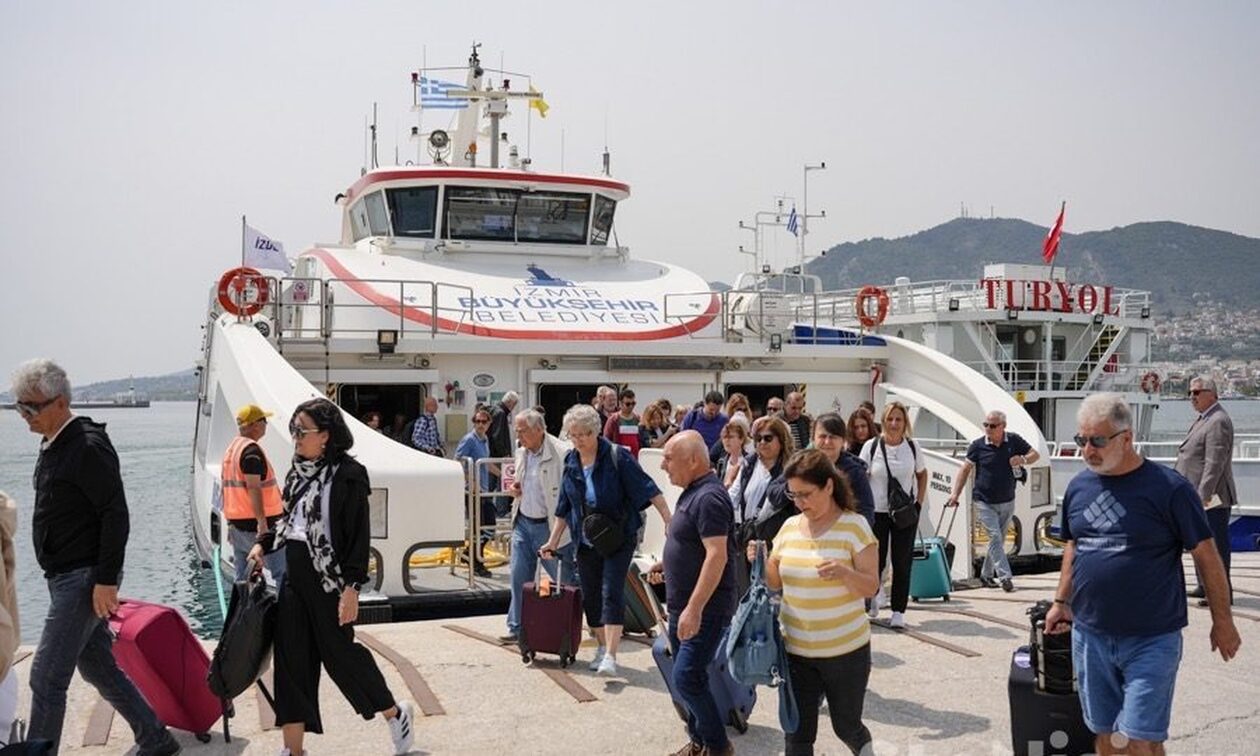 Μυτιλήνη: Ξεκίνησαν τα δρομολόγια προς τη Σμύρνη – Πάνω από 1000 επισκέπτες στο νησί