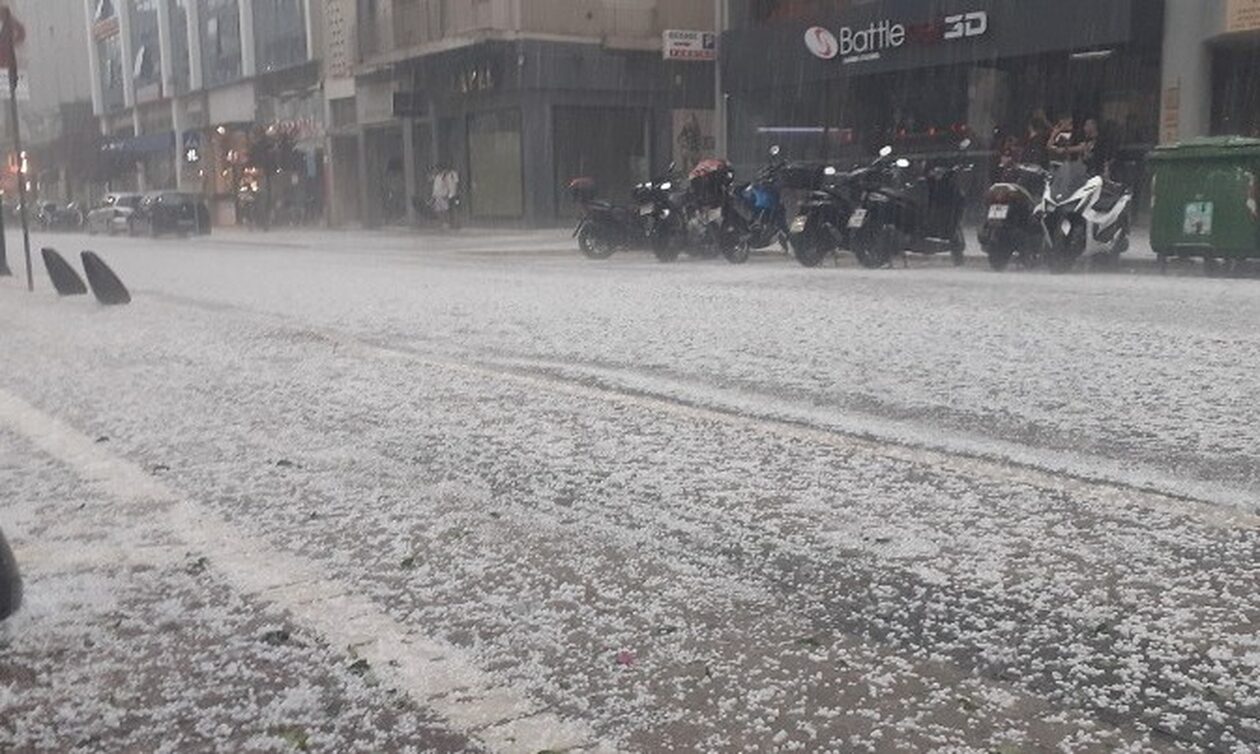 Ιωάννινα: Καλοκαιρινό… χαλάζι έντυσε την πόλη στα λευκά