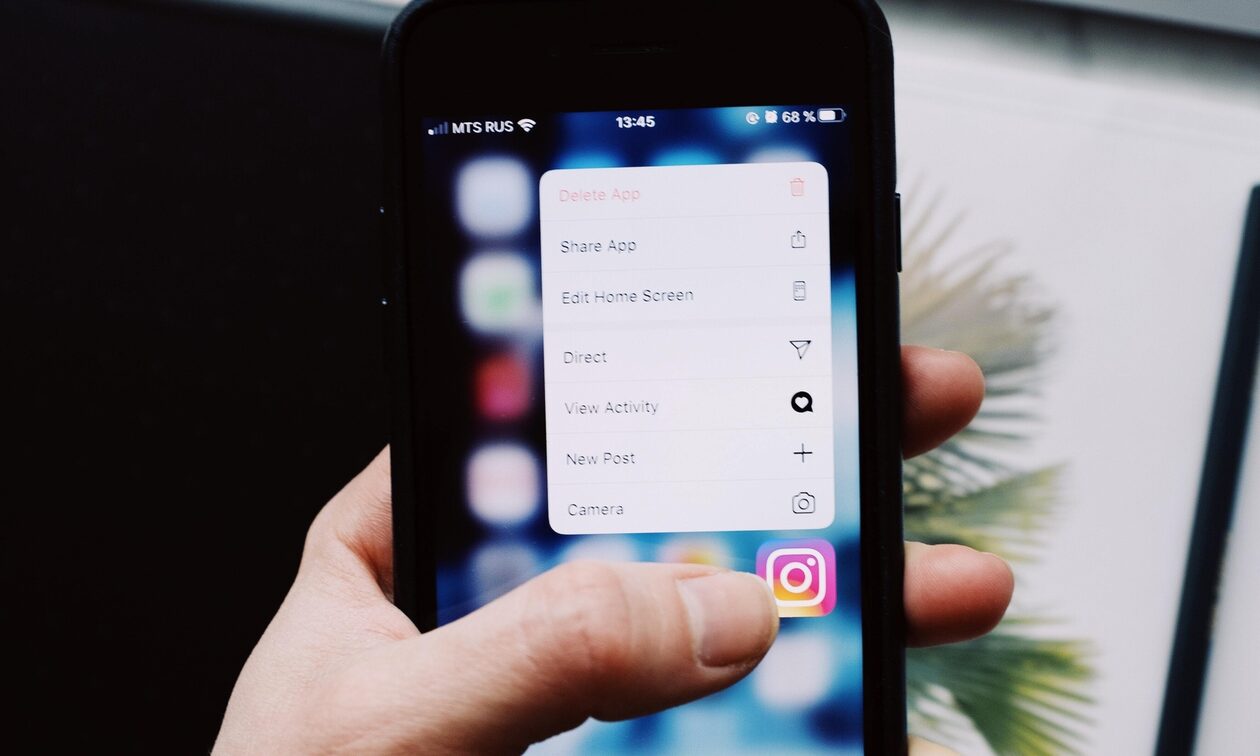 Έπεσε το Instagram – Τι προβλήματα αντιμετωπίζουν οι χρήστες