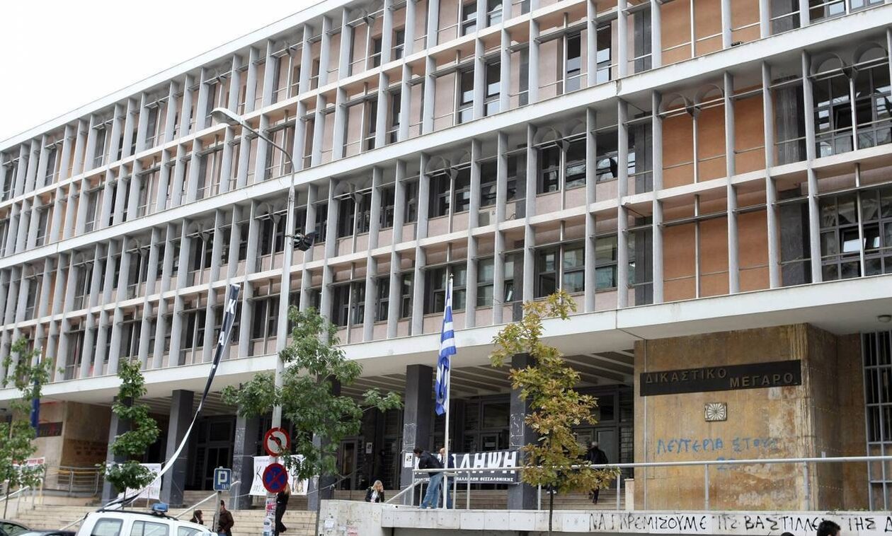 Θεσσαλονίκη: Καταδικάστηκε σκηνοθέτης που δημοσίευσε γυμνές σκηνές ηθοποιού σε μουσικό βίντεο κλιπ