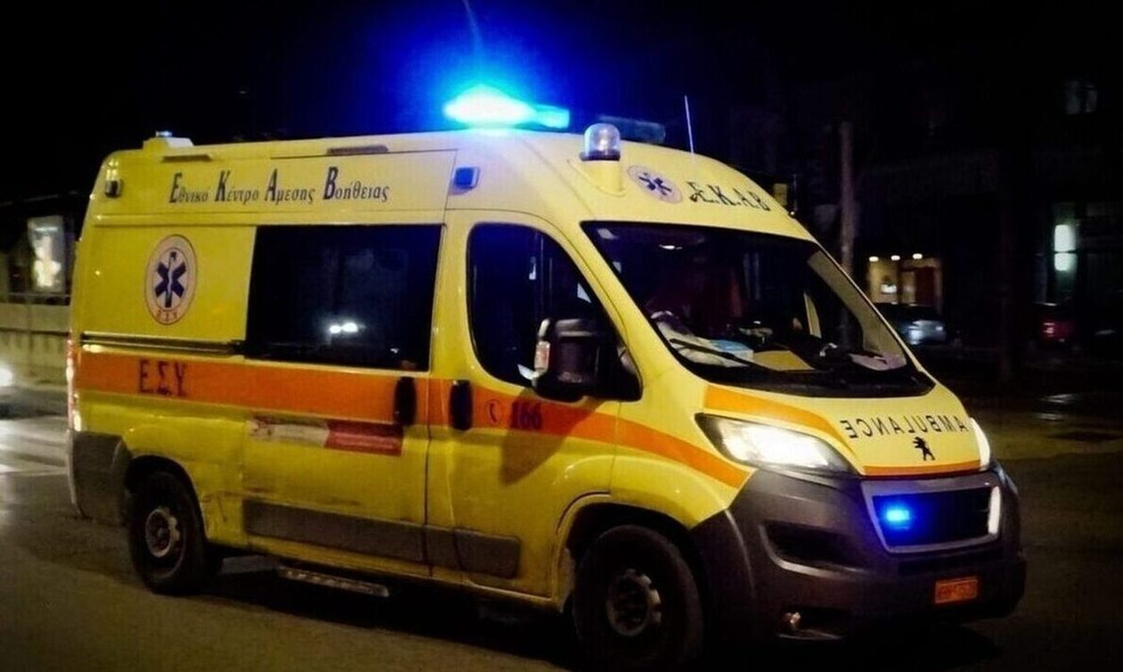 Μάνδρα: ΙΧ αυτοκίνητο συγκρούστηκε με νταλίκα – Στο νοσοκομείο δύο άτομα