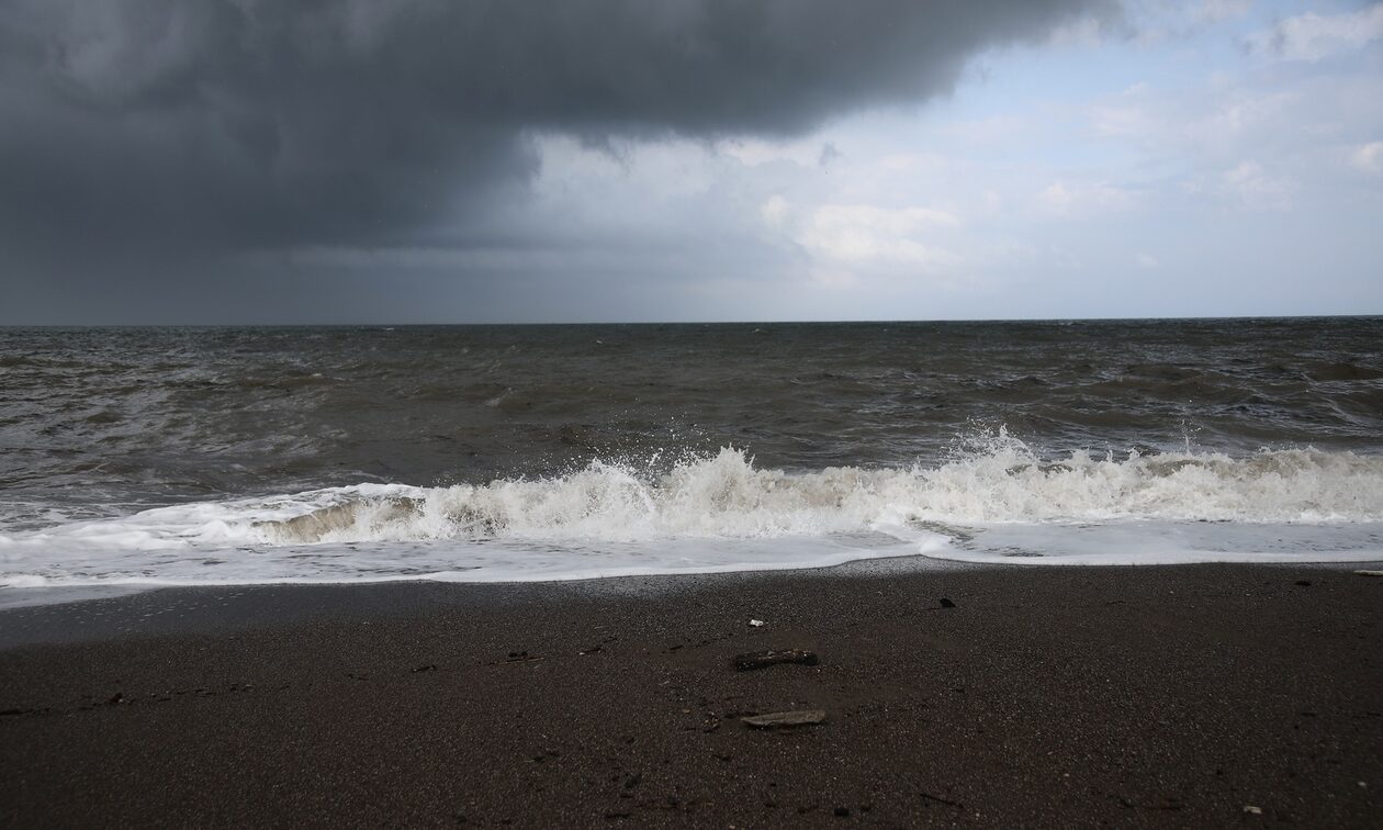 Κακοκαιρία: Έντονες βροχοπτώσεις στην Εύβοια – Σε επιφυλακή ο δήμος
