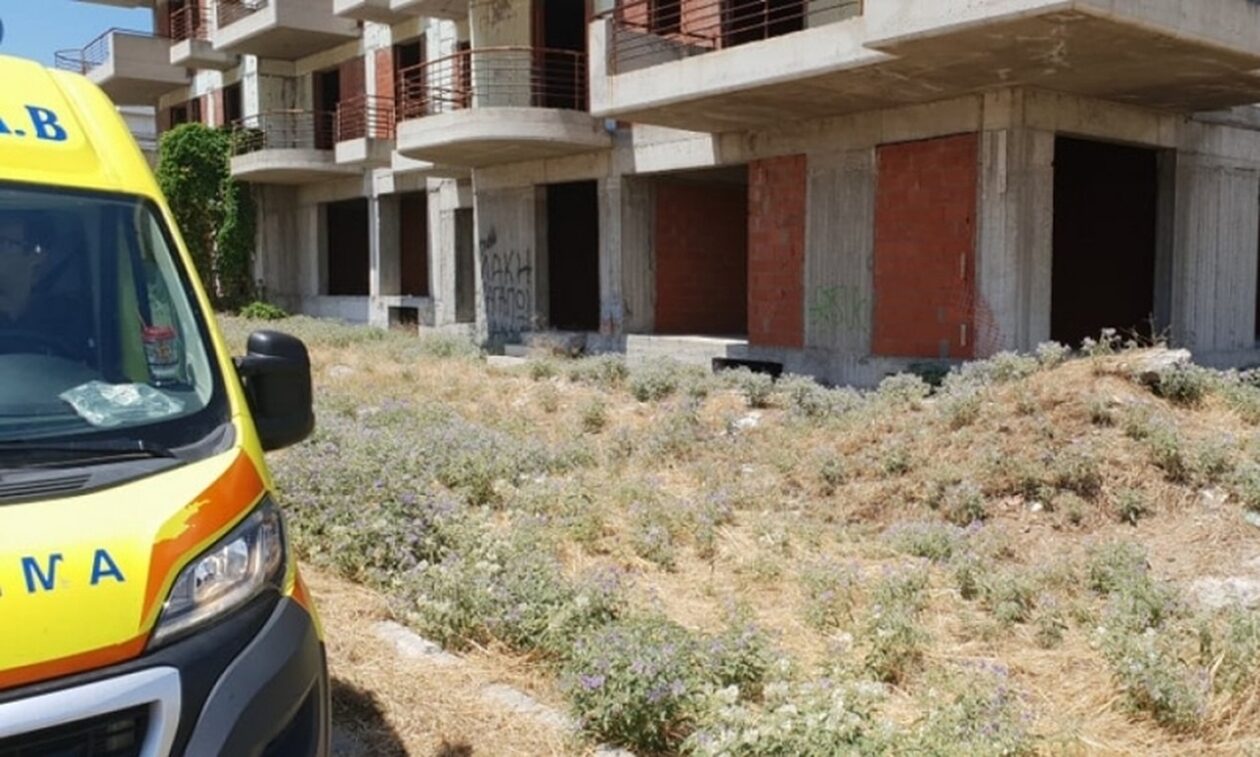 Θρίλερ στη Μύκονο: Βρέθηκε πτώμα σε προχωρημένη σήψη σε οικοδομή