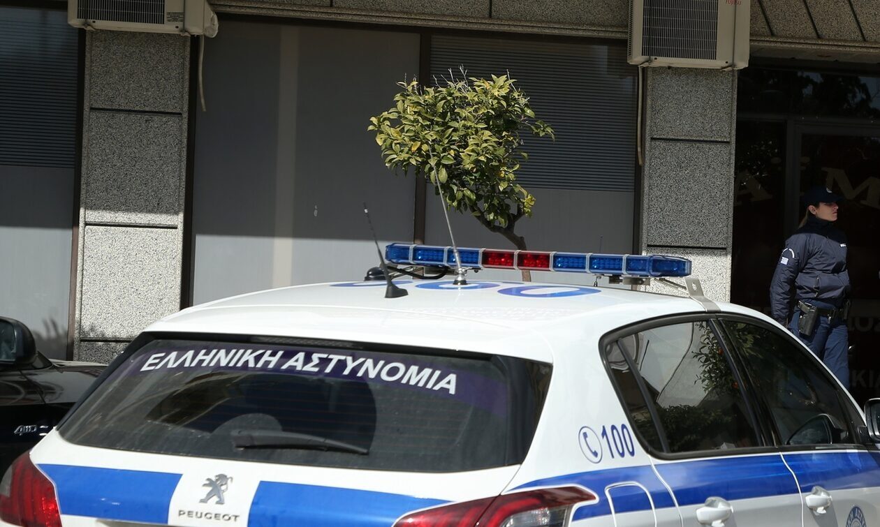 Κύκλωμα διέπραττε κλοπές αυτοκινήτων και πλαστογραφίες – Συνελήφθη 44χρονος στο Περιστέρι