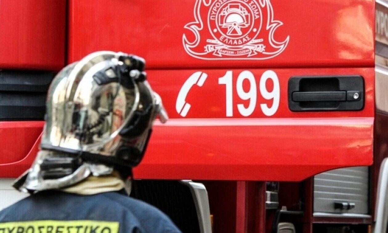 Φωτιά σε κατάστημα στο κέντρο της Αθήνας