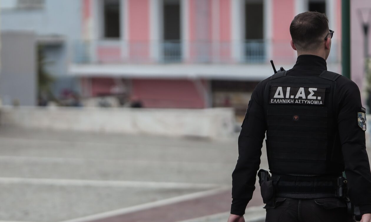 Θεσσαλονίκη: Χειροπέδες σε 54χρονο για προσβολή γενετήσιας αξιοπρέπειας
