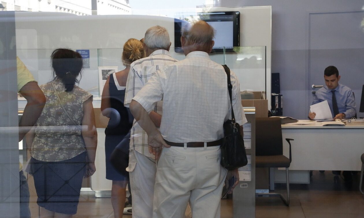 ΟΠΕΚΑ: Σήμερα Παρασκευή οι πληρωμές των επιδομάτων σε περισσότερους από 712.000 δικαιούχους