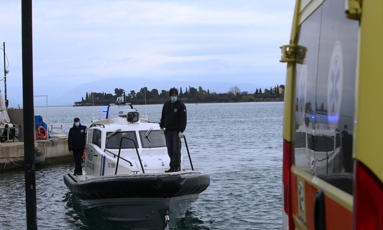 Σαλαμίνα: Νεκρή γυναίκα βρέθηκε σε παραλία