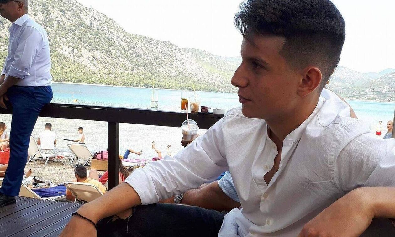 Κορινθία: Ο 20χρονος σκοτώθηκε στο ίδιο σημείο με τον αδερφό του – Η μακάβρια «προφητική» ανάρτηση