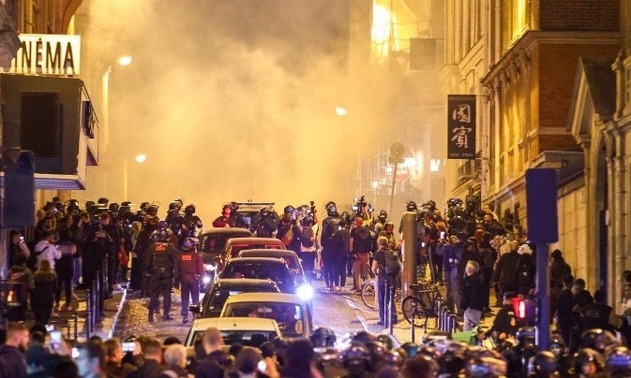 Γαλλία: Σημάδια εκτόνωσης των ταραχών – 45.000 αστυνομικοί επί ποδός τη νύχτα