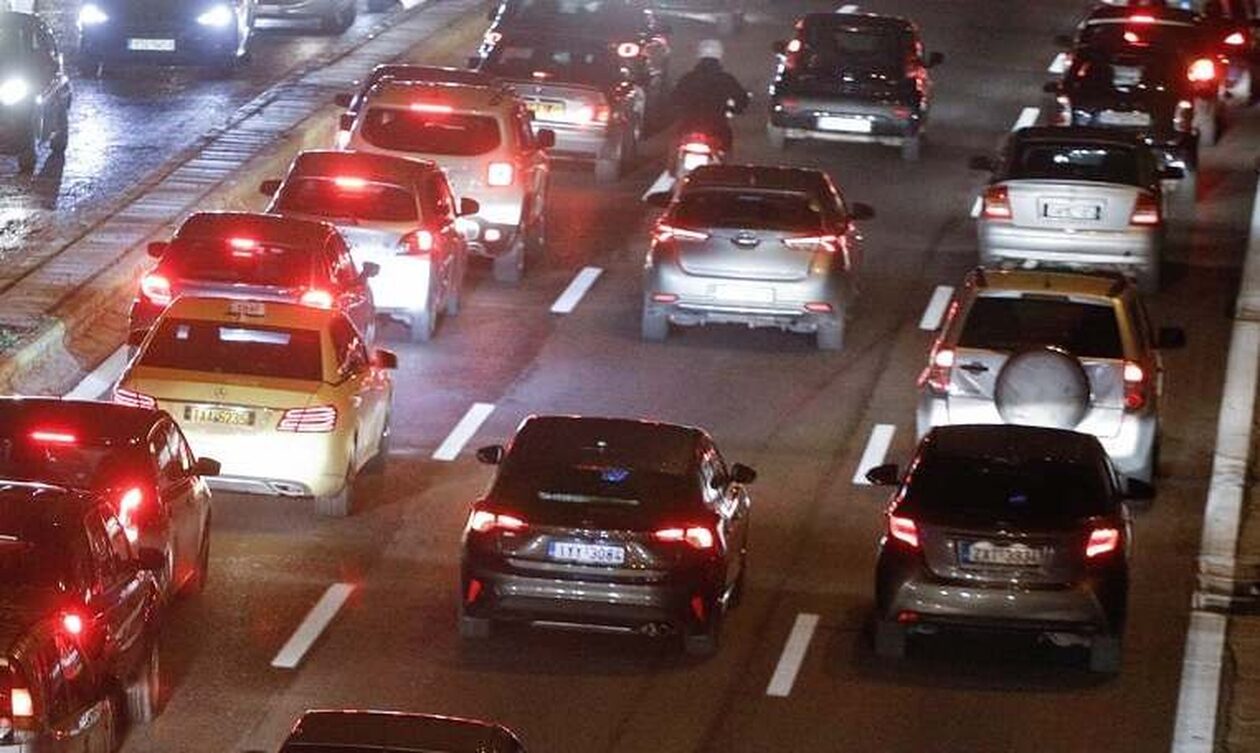 Κίνηση τώρα: Καθυστερήσεις στην Αττική Οδό – Καθυστερήσεις άνω των 30 λεπτών