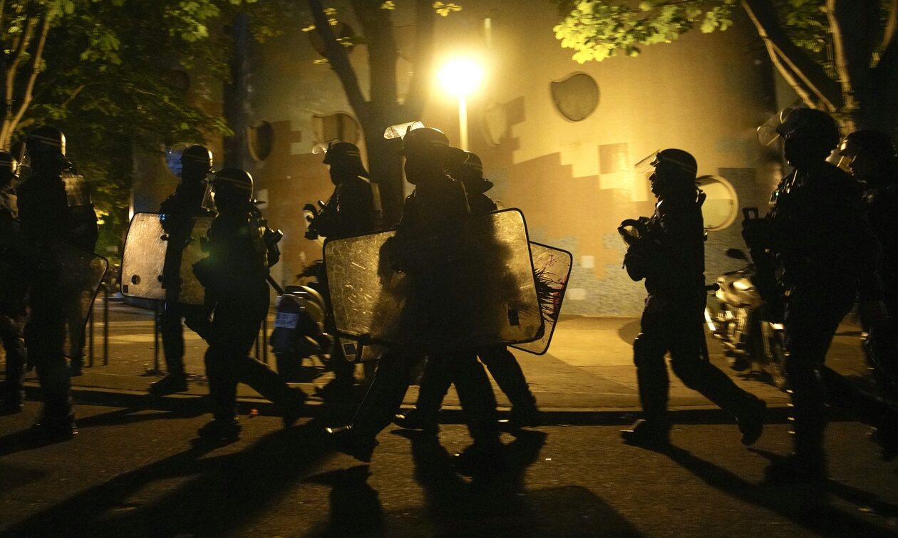 Γαλλία: Έκκληση από την οικογένεια του 17χρονου να σταματήσουν τα επεισόδια