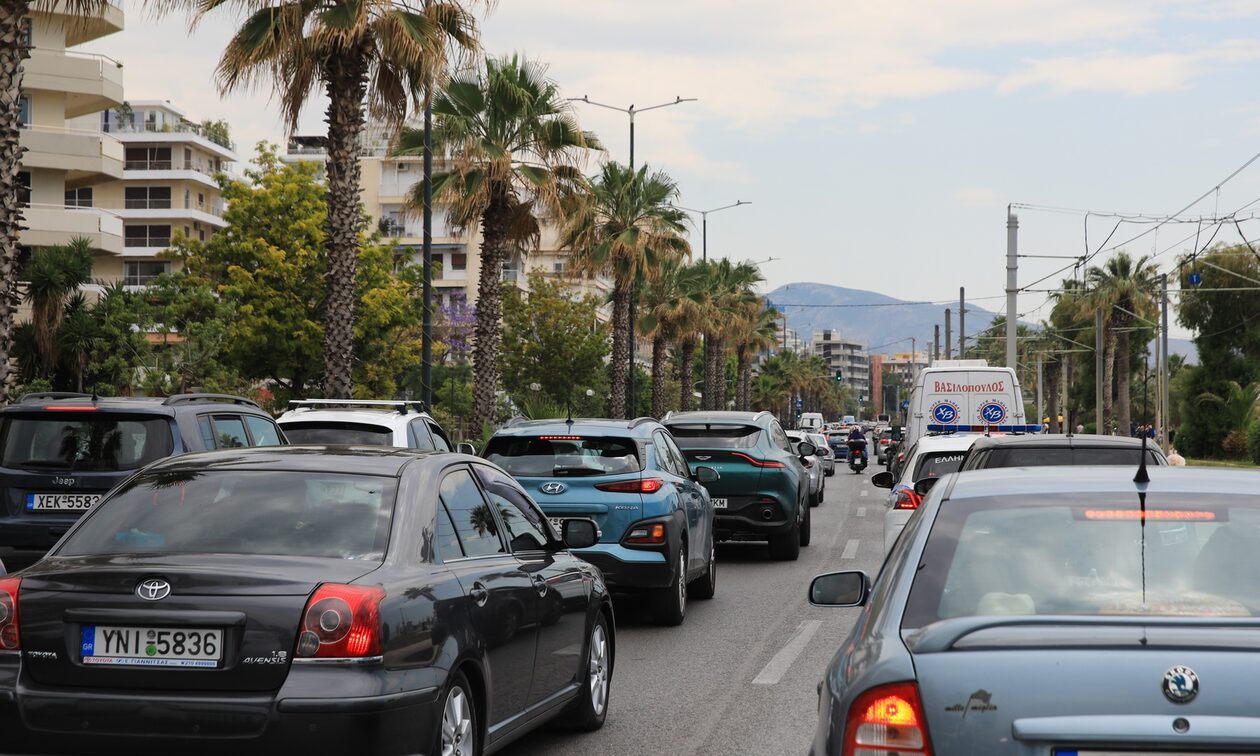 Κίνηση: Στο «κόκκινο» ο Κηφισός – Μεγάλες καθυστερήσεις σε Λεωφόρο Αθηνών – Πού υπάρχουν προβλήματα