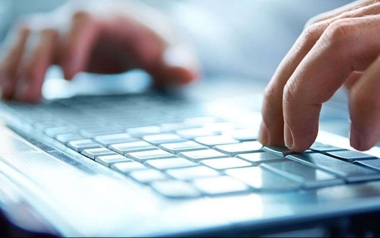 Τέλος οι επισκέψεις στη ΔΟΥ για νέες κατηγορίες χαρτοσήμου – Ψηφιακή πληρωμή μέσω του e-Παράβολο
