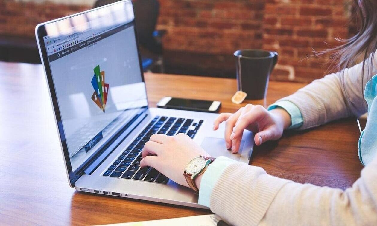 ΔΥΠΑ: Τέλος οι θέσεις για τα δωρεάν διαδικτυακά εργαστήρια – Προστέθηκαν νέα e-εργαστήρια