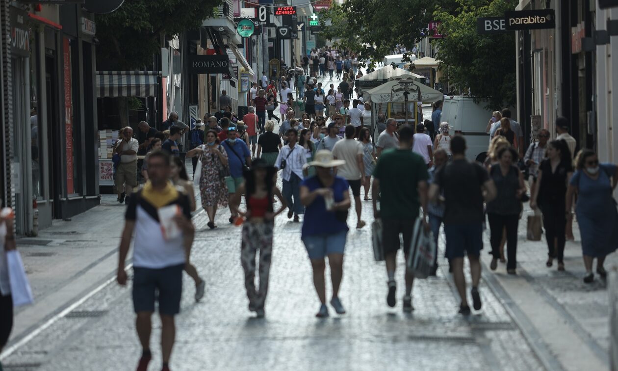Θερινές εκπτώσεις: Ξεκινούν τη Δευτέρα (10/7)- Ποια Κυριακή του μήνα θα είναι ανοιχτά τα καταστήματα