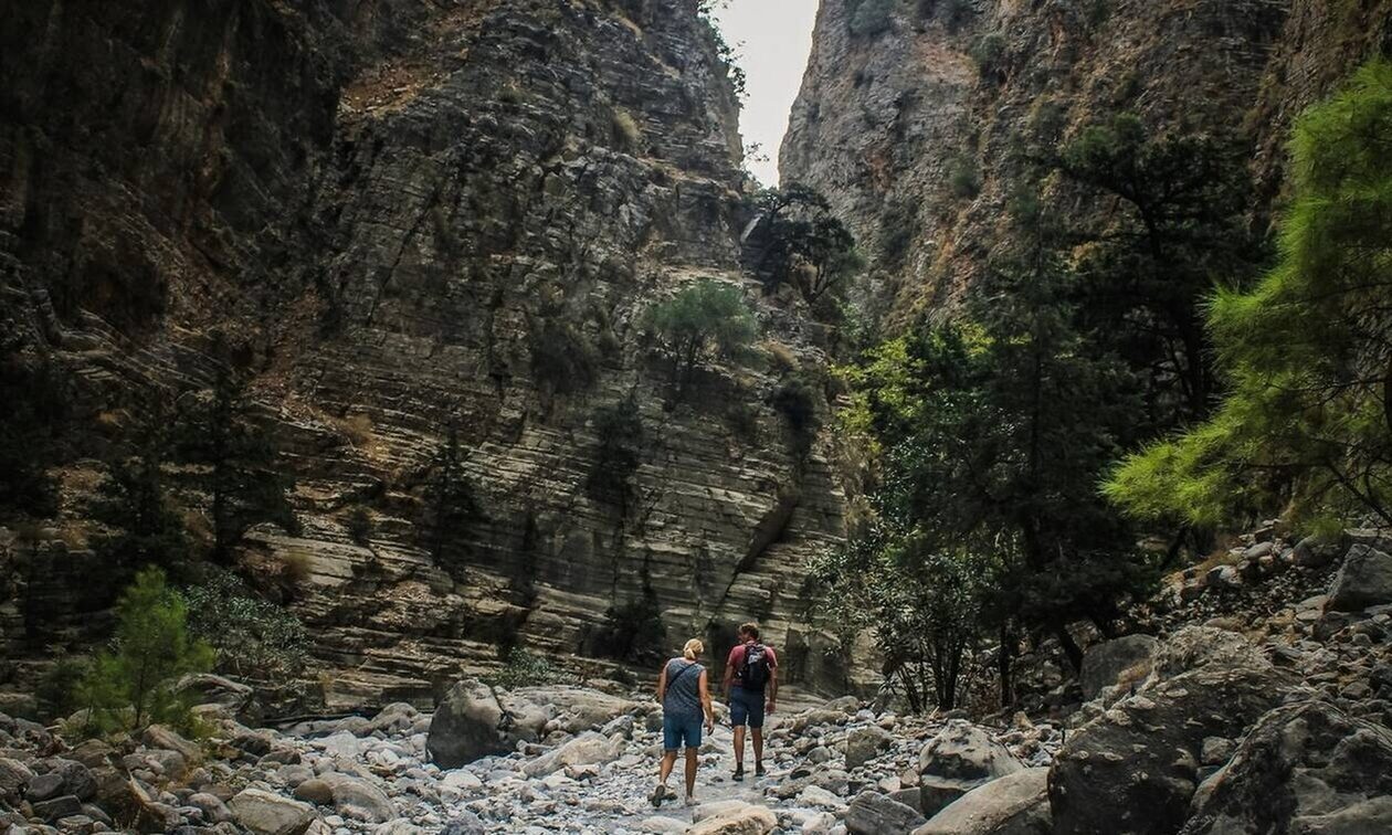 Κρήτη: Ολοκληρώθηκε η επιχείρηση διάσωσης της τουρίστριας στο Φαράγγι της Σαμαριάς