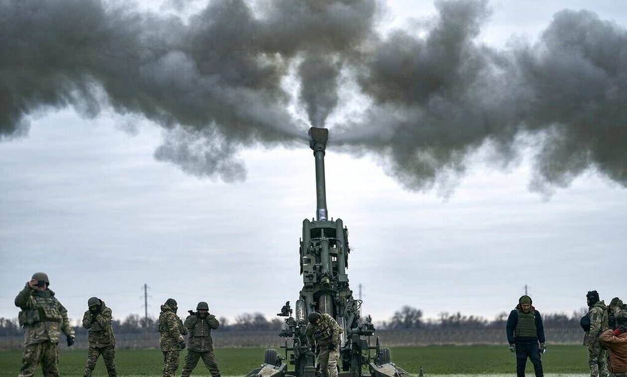 Οι ΗΠΑ θα προμηθεύσουν τον ουκρανικό στρατό με αμφιλεγόμενα πυρομαχικά διασποράς