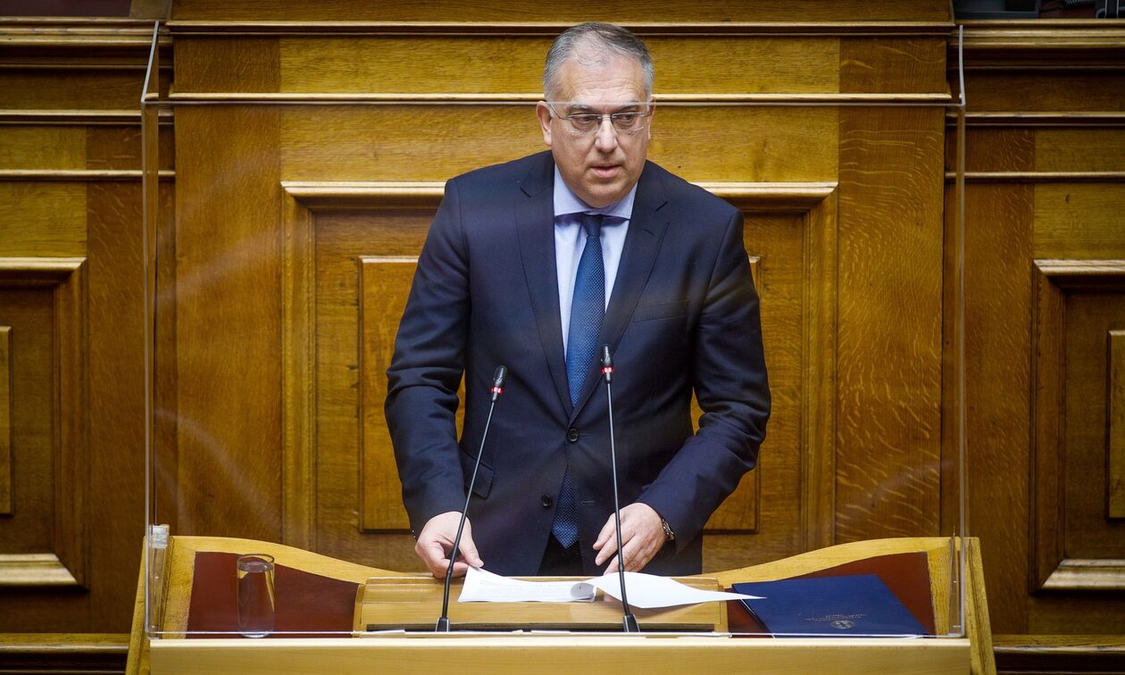 Θεοδωρικάκος στη Βουλή: Θα συνεχίζουμε να θωρακίζουμε τα σύνορά μας