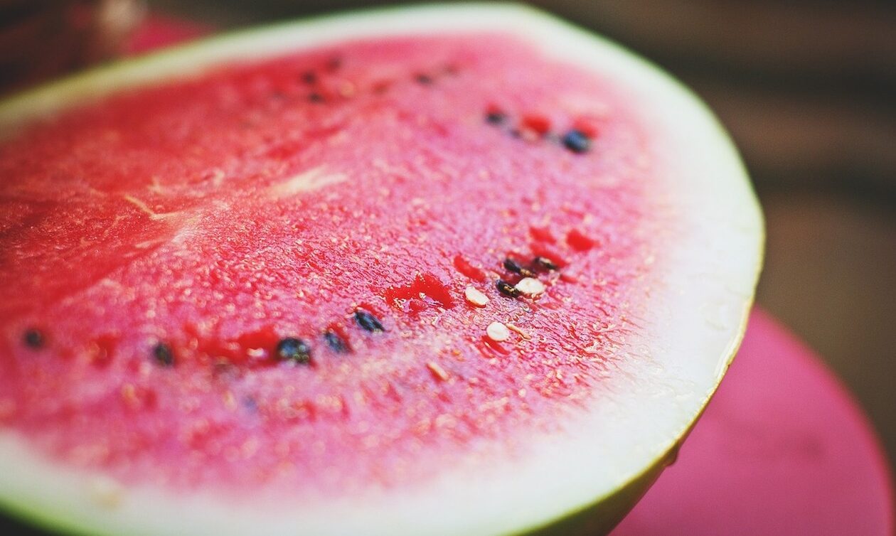 «Χρυσά» τα καρπούζια στα ράφια: Πώς ο μειωμένος πληθωρισμός εκτόξευσε τις τιμές των τροφίμων