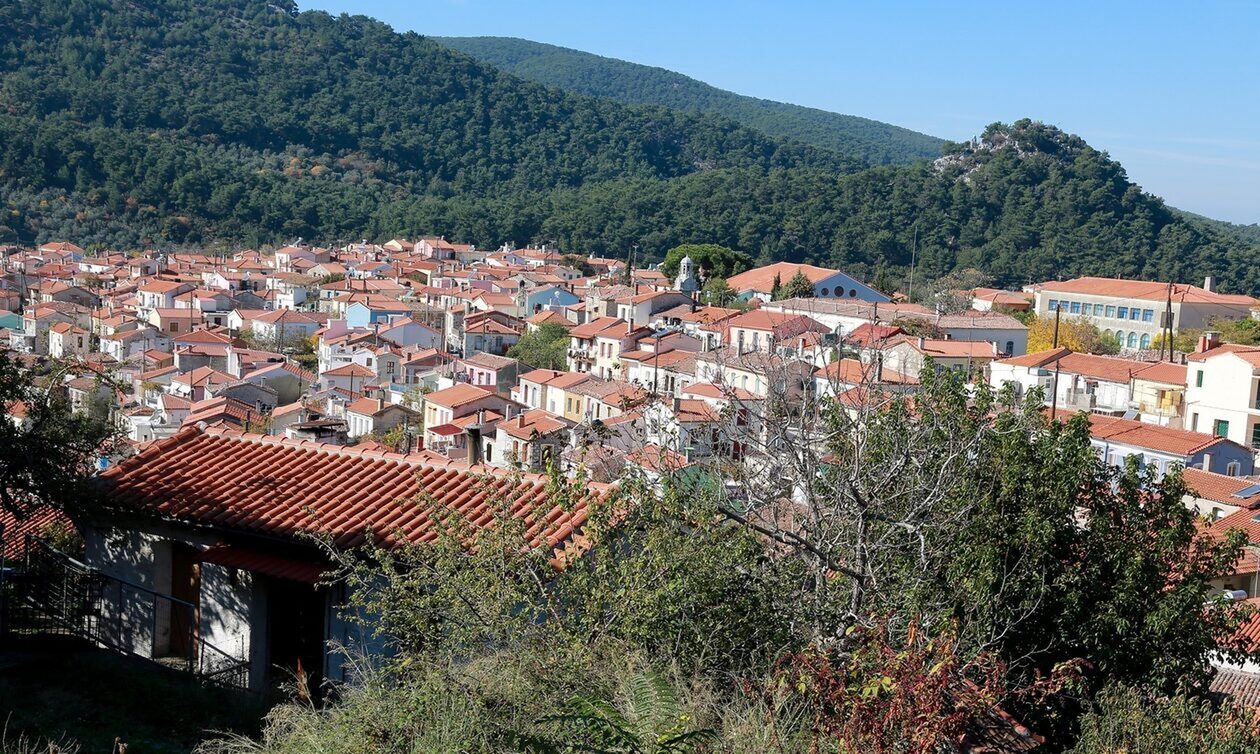 Συνεχείς οι αφίξεις τουριστών στα νησιά του βόρειου Αιγαίου από τα τουρκικά παράλια