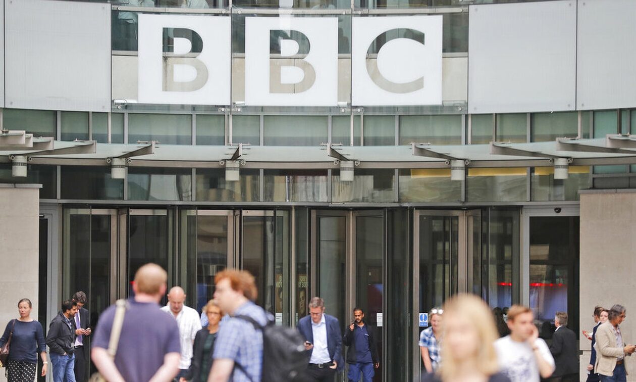 BBC: Oργιάζουν οι φήμες για τον παρουσιαστή που πλήρωνε ανήλικο για γυμνά – «Δεν είμαι εγω..»