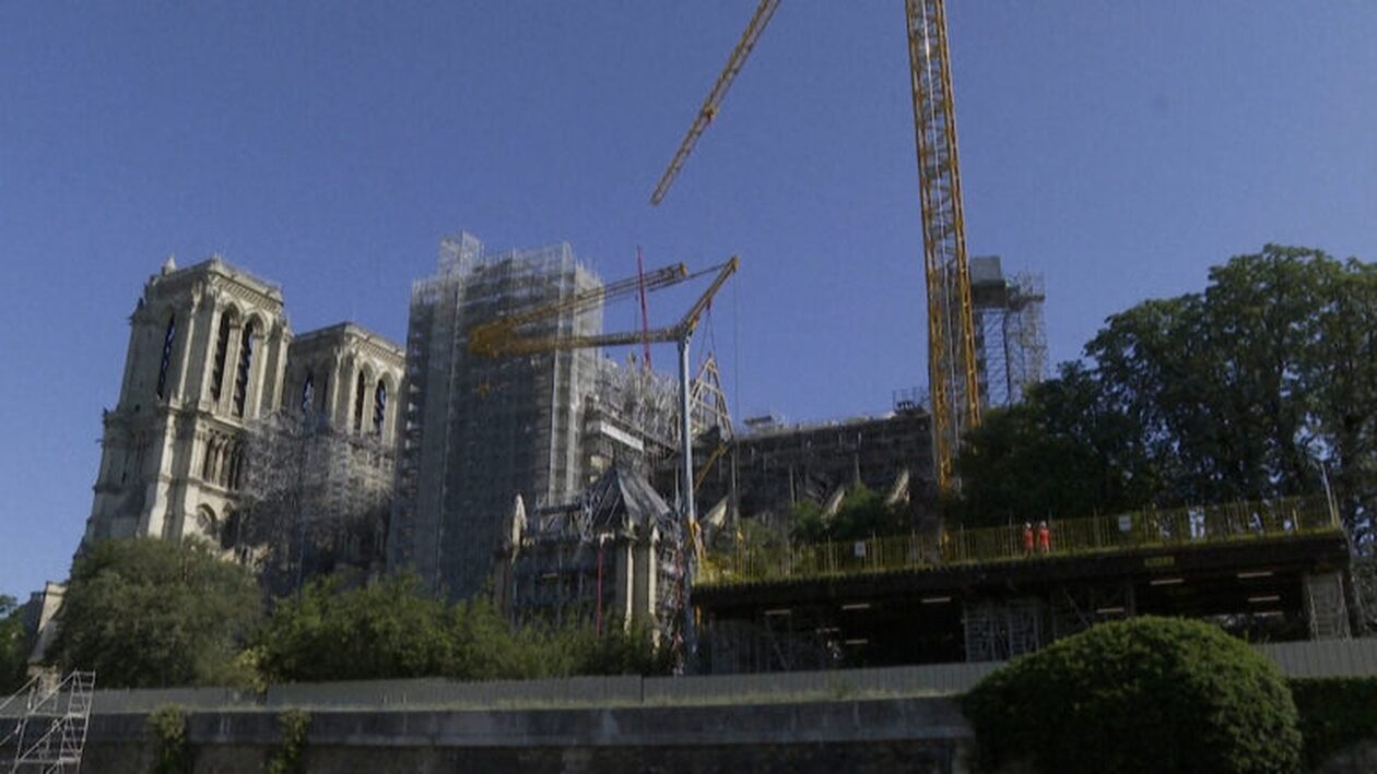 Ο καθεδρικός ναός της Παναγίας των Παρισίων ανακτά μέρος του σκελετού του