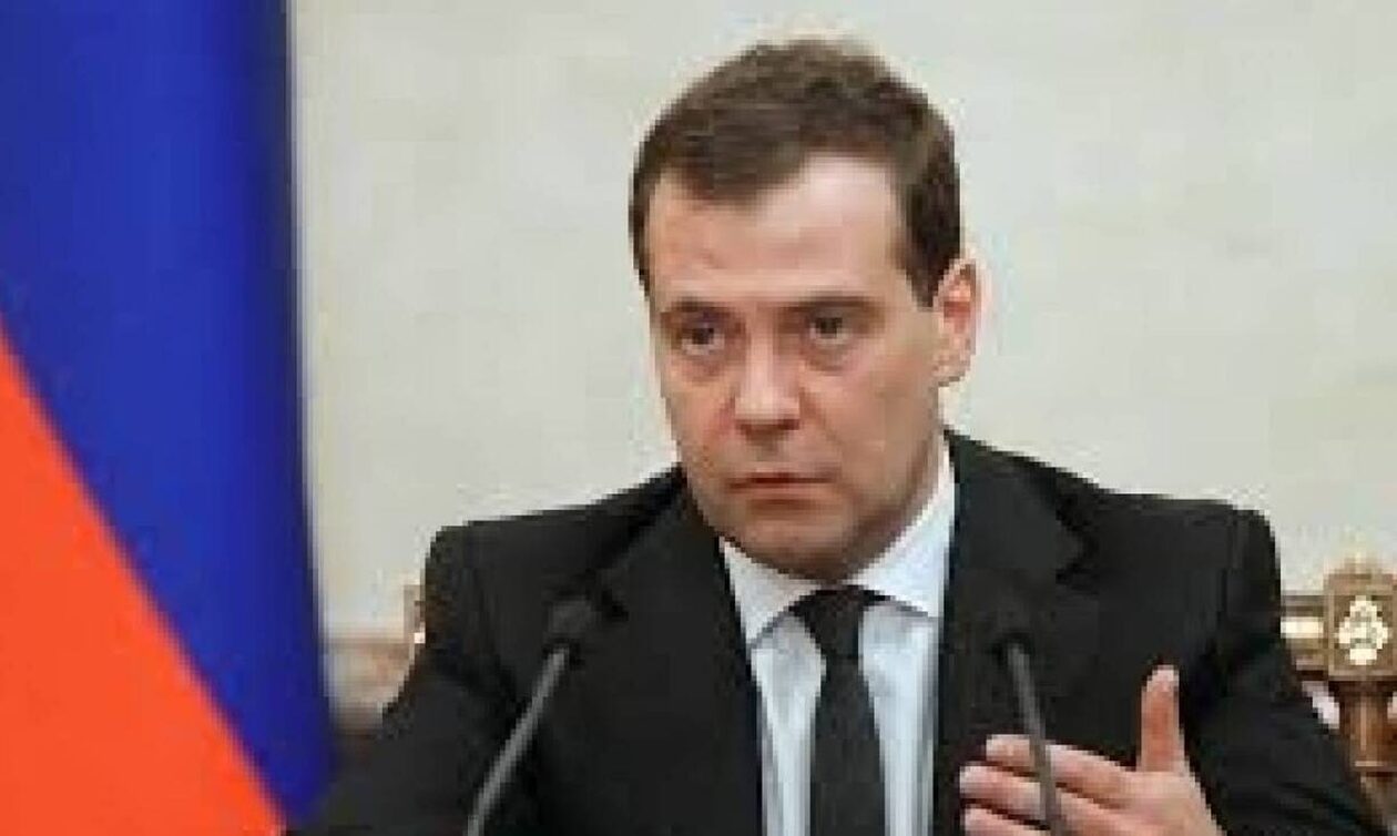 Μεντβιέντεφ: Πιο κοντά ο Γ’ Παγκόσμιος Πόλεμος