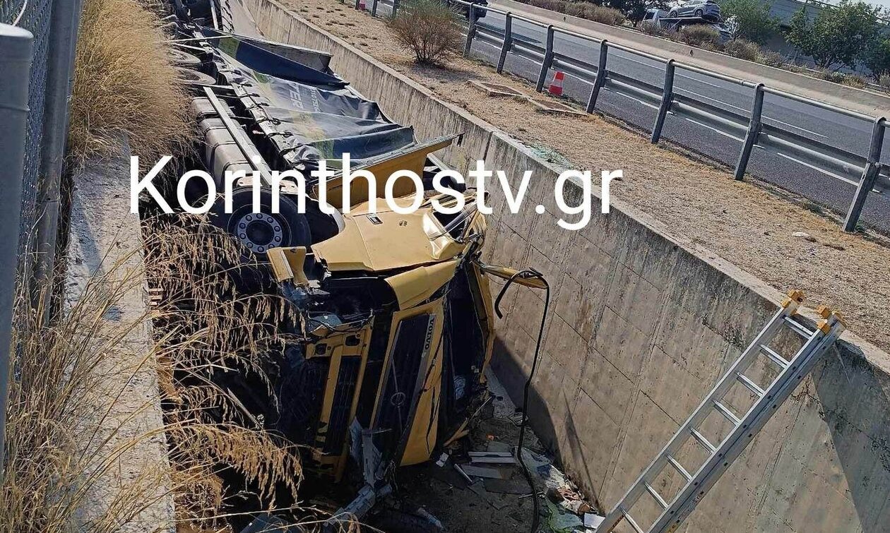 Νταλίκα έπεσε από ύψος 10 μέτρων σε κανάλι δίπλα στην Αττική οδό – Τραυματίας ο οδηγός