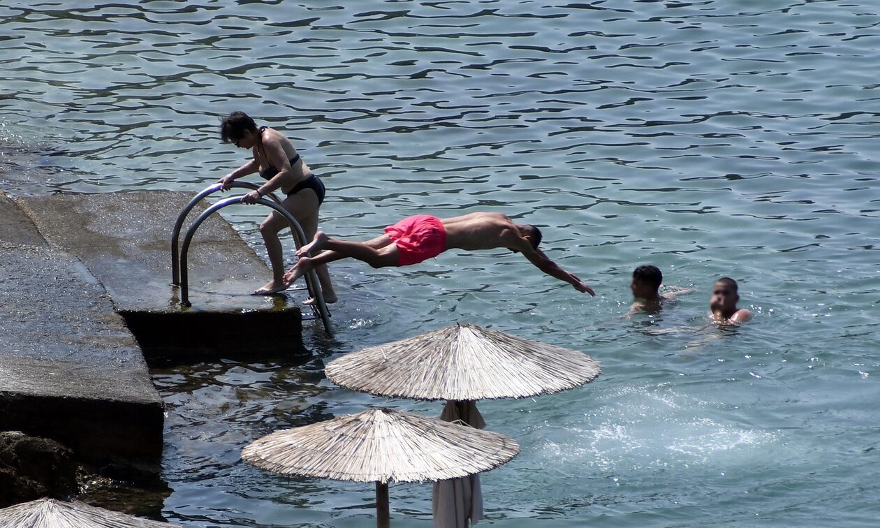 Πάτρα: Άγριος καβγάς σε παραλία για μια «πιασμένη» ξαπλώστρα