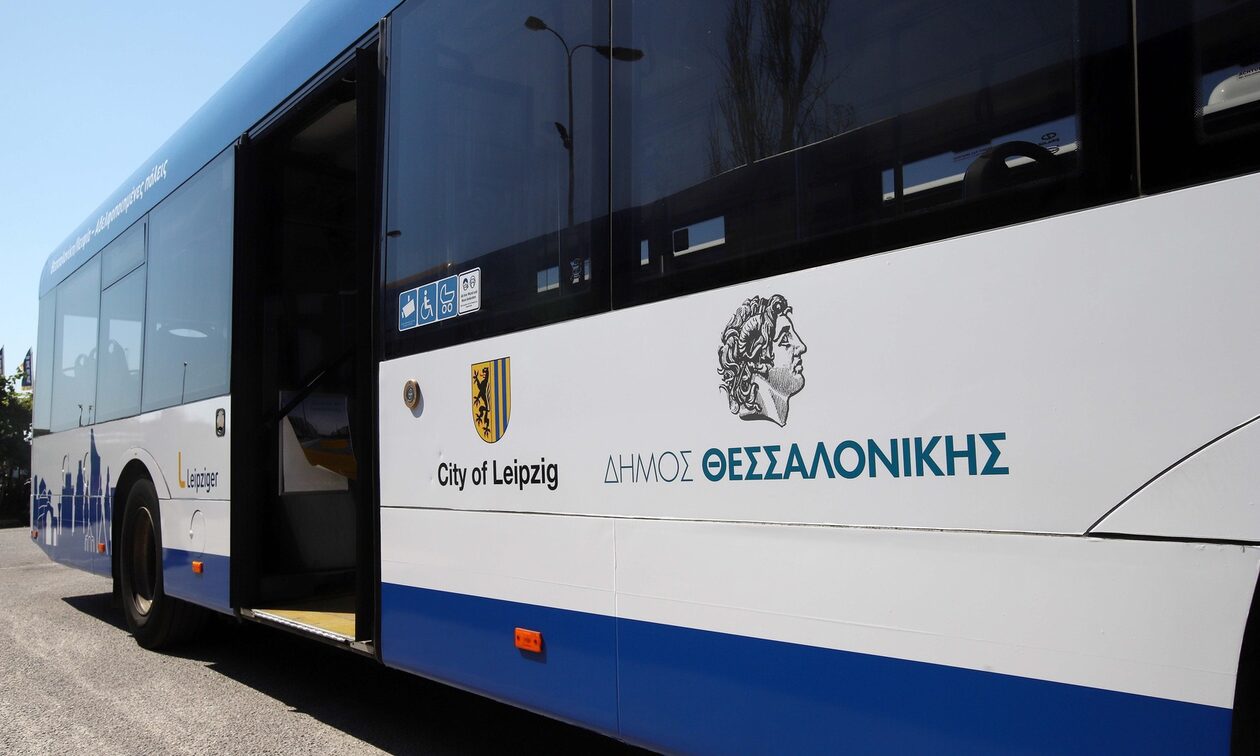 Θεσσαλονίκη: Χειροπέδες σε 69χρονο που αυνανιζόταν μέσα σε αστικό του ΟΑΣΘ