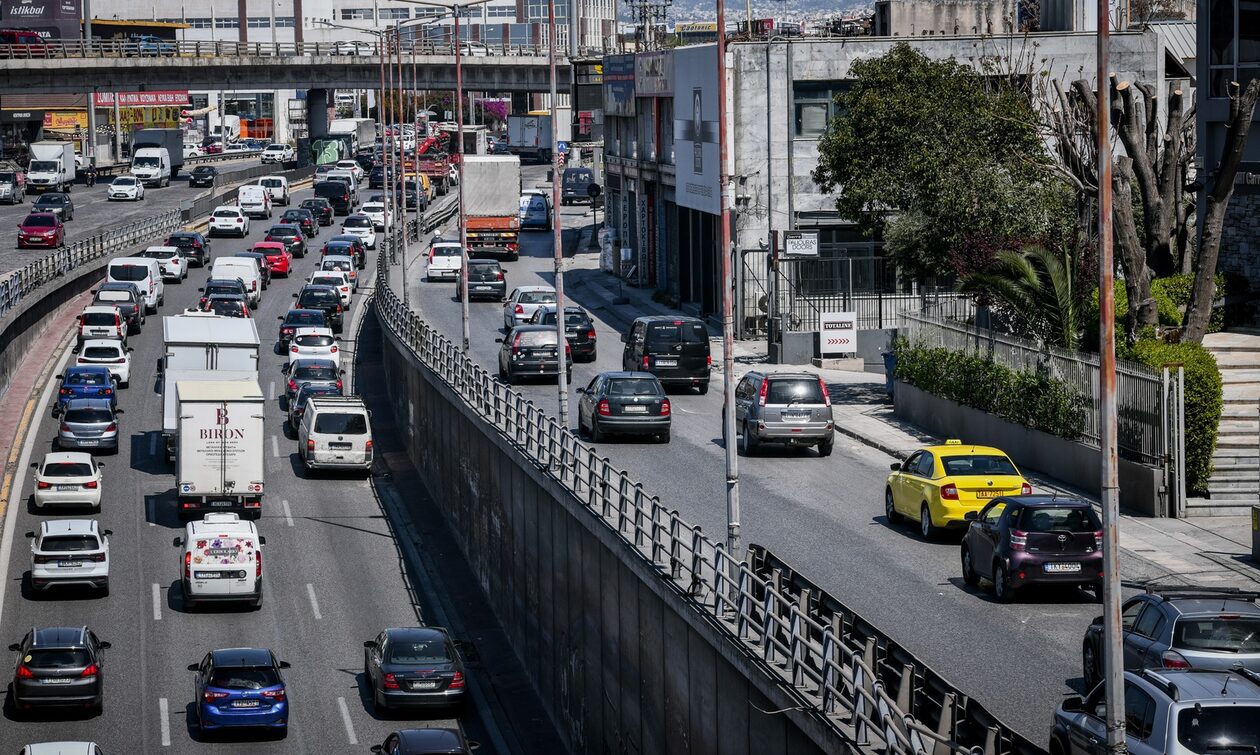 Κίνηση: Φεύγουν οι αδειούχοι του Ιουλίου – Στο «κόκκινο» η Αθηνών – Κορίνθου