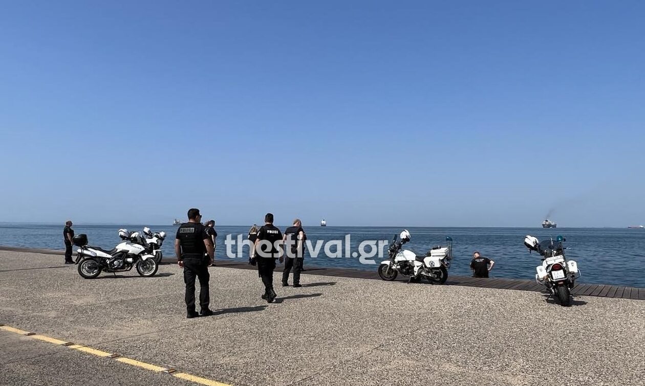 Συναγερμός στη Θεσσαλονίκη: Έπεσε στη θάλασσα μνα αυτοκτονήσει – Τον πρόλαβαν αστυνομικοί