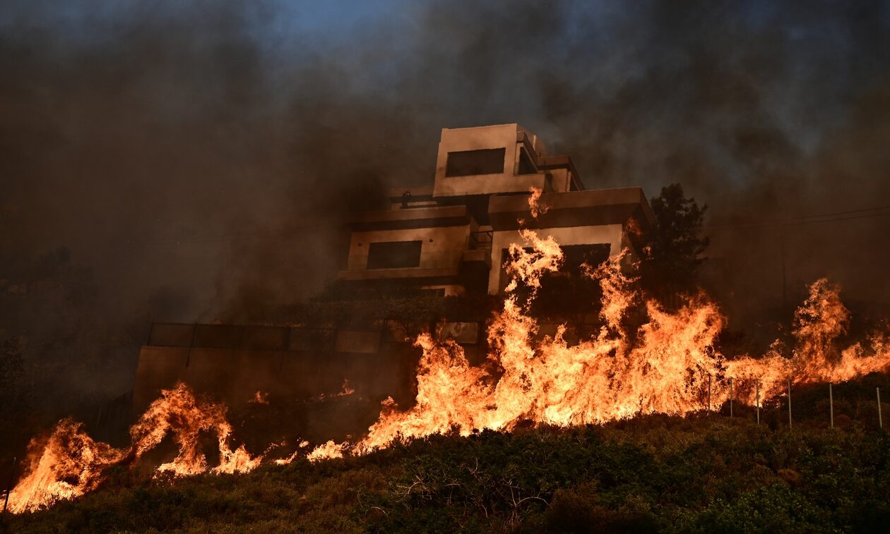 Φωτιά τώρα: Φιλοξενία πυρόπληκτων – Πού μπορούν να απευθυνθούν