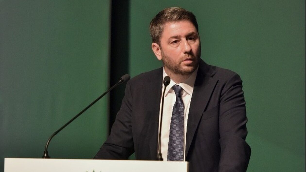 Φωτιά στον Κουβαρά-Ανδρουλάκης: «Πρωτεύει η ανθρώπινη ζωή»