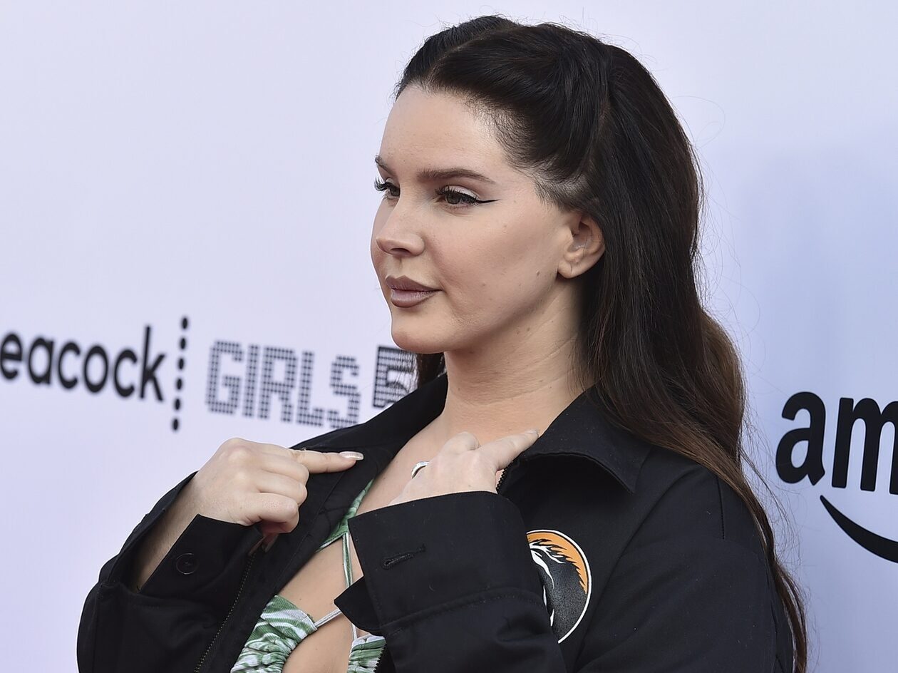 Συνελήφθη άνδρας που απειλούσε να σκοτώσει τη Λάνα Ντελ Ρέι