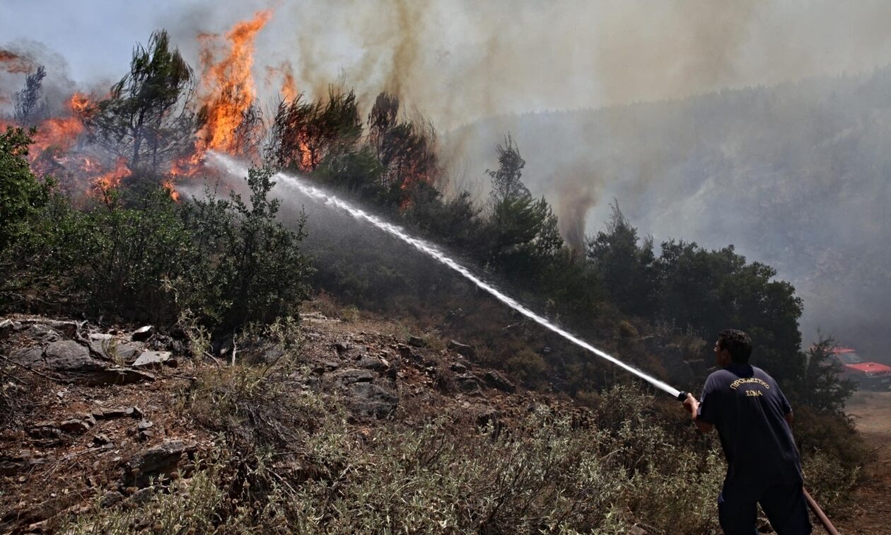 Φωτιά: Πολύ υψηλός κίνδυνος πυρκαγιάς σε τέσσερις περιοχές για αύριο (19/07) – Δείτε τον χάρτη