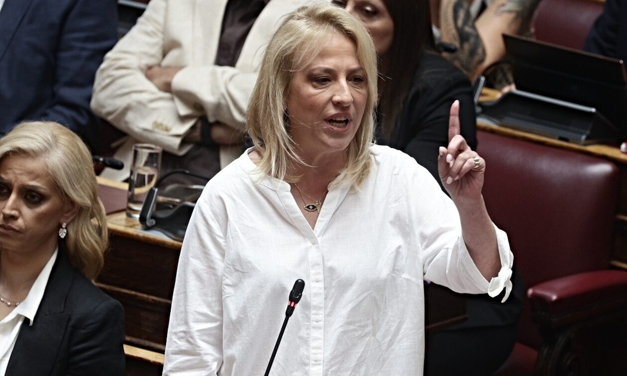 Βουλή: Ομόφωνη άρση ασυλίας της Ρένας Δούρου για την τραγωδία στο Μάτι