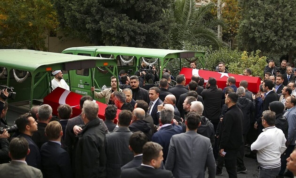 Τουρκία: Ισόβια κάθειρξη σε τέσσερις για βομβιστική επίθεση – Είχαν σκοτωθεί 15 στρατιώτες