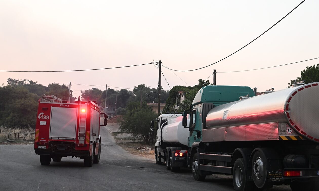 Ρόδος: Συνεχίζονται οι προσπάθειες για την κατάσβεση της πυρκαγιάς