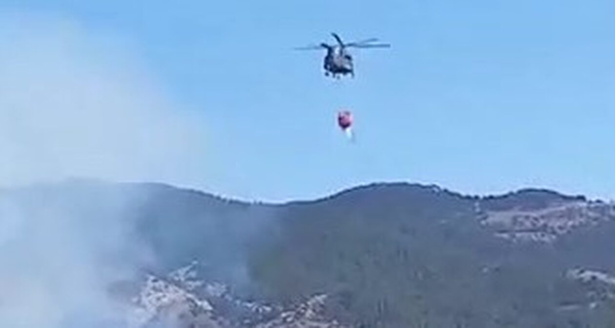 Οι Ένοπλες Δυνάμεις στη μάχη των πυρκαγιών – Εικόνες από την κατάσβεση στη Ρόδο