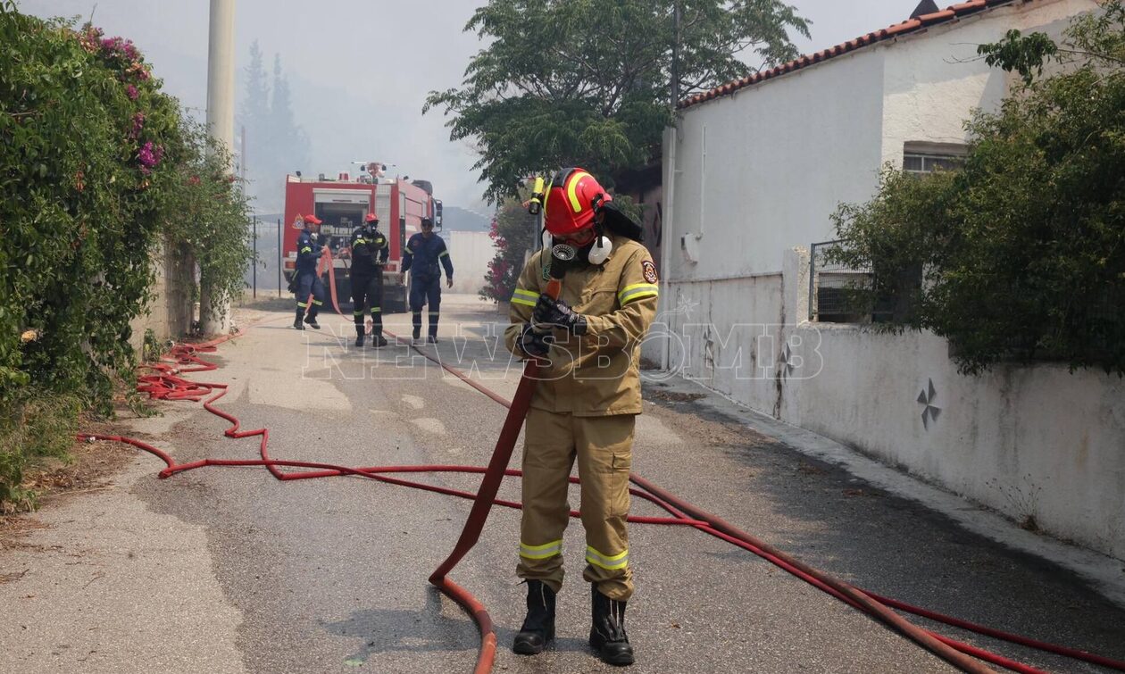Φωτιά τώρα – Αρτοποιός: Τα μέτωπα σε Δερβενοχώρια και Λουτράκι πάνε καλά