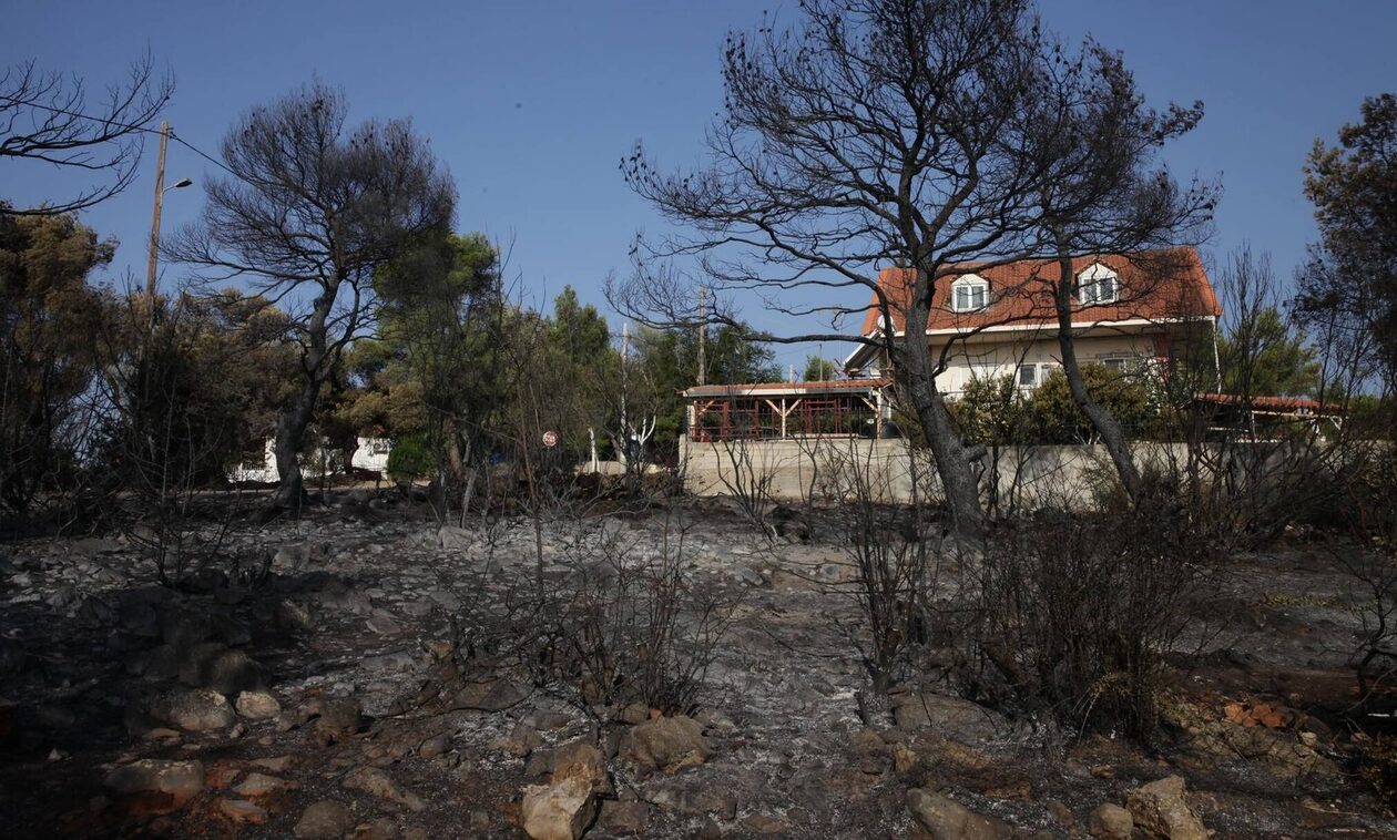 Φωτιά: Σε ύφεση τα πύρινα μέτωπα – Ανησυχία για αναζωπυρώσεις – Σε ύφεση η φωτιά στη Ρόδο