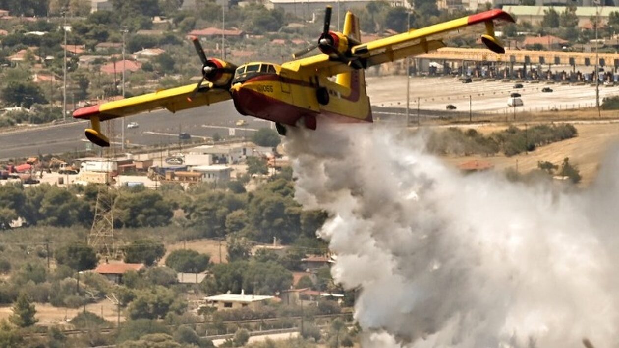 Φωτιά στη Ρόδο: Συνεχίζεται η μάχη στα πύρινα μέτωπα