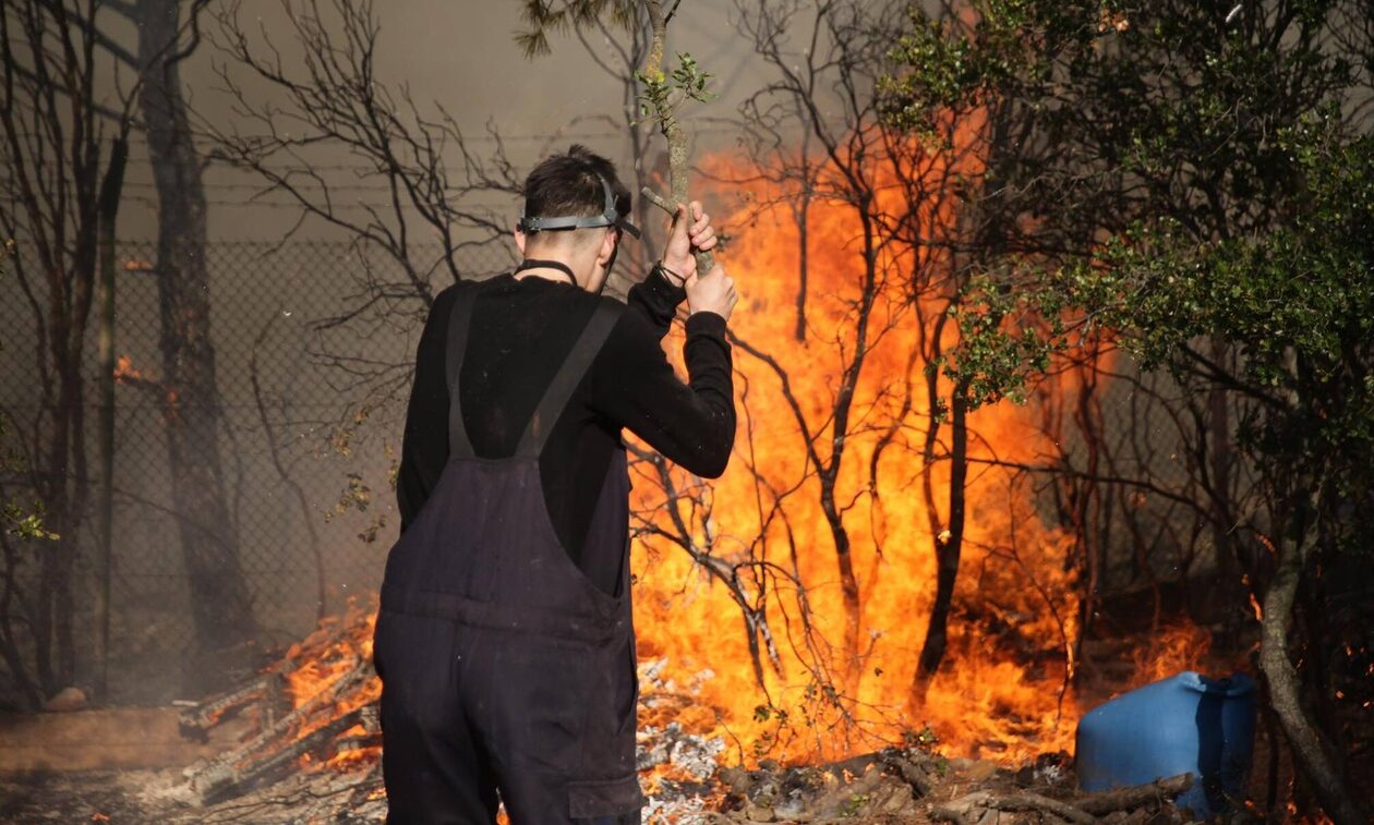 Φωτιές – Αρτοποιός: «Αναμένονται και αύριο ακραίες καιρικές συνθήκες – Τρεις συλλήψεις στην Κρήτη»