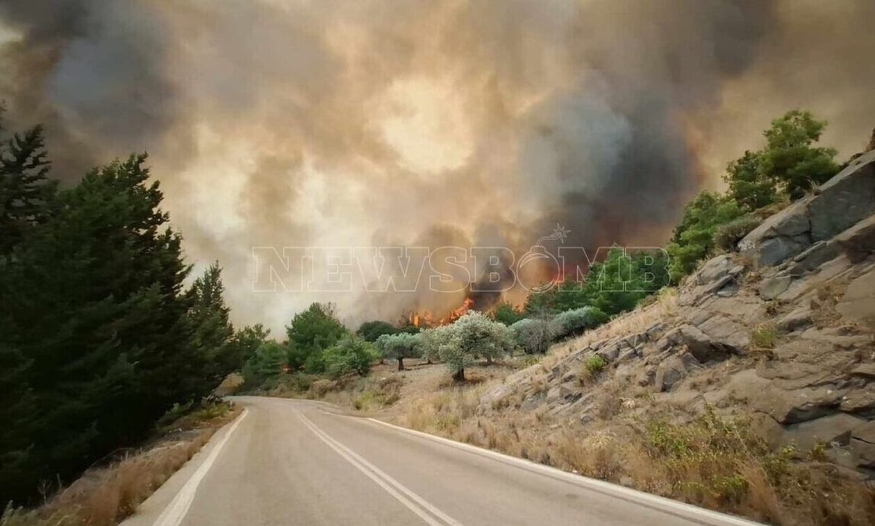 Ρόδος: Βελτιωμένη η κατάσταση μετά από μία δύσκολη νύχτα στα μέτωπα της πυρκαγιάς