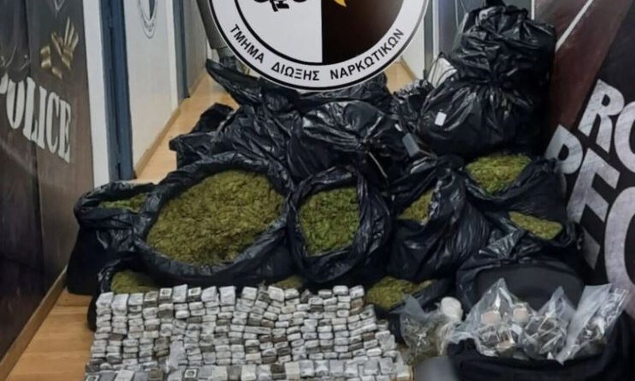 Έφοδος της ΕΛΑΣ σε βίλα με καλλιέργεια δενδρυλλίων κάνναβης στην Αττική