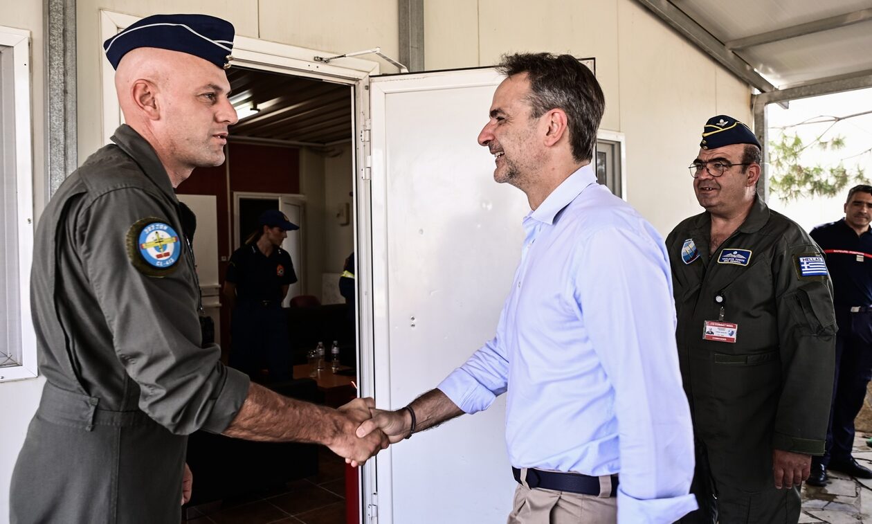 Συγχαρητήρια Μητσοτάκης στις δυνάμεις αεροπυρόσβεσης – «Κάνετε πολύ καλή δουλειά»