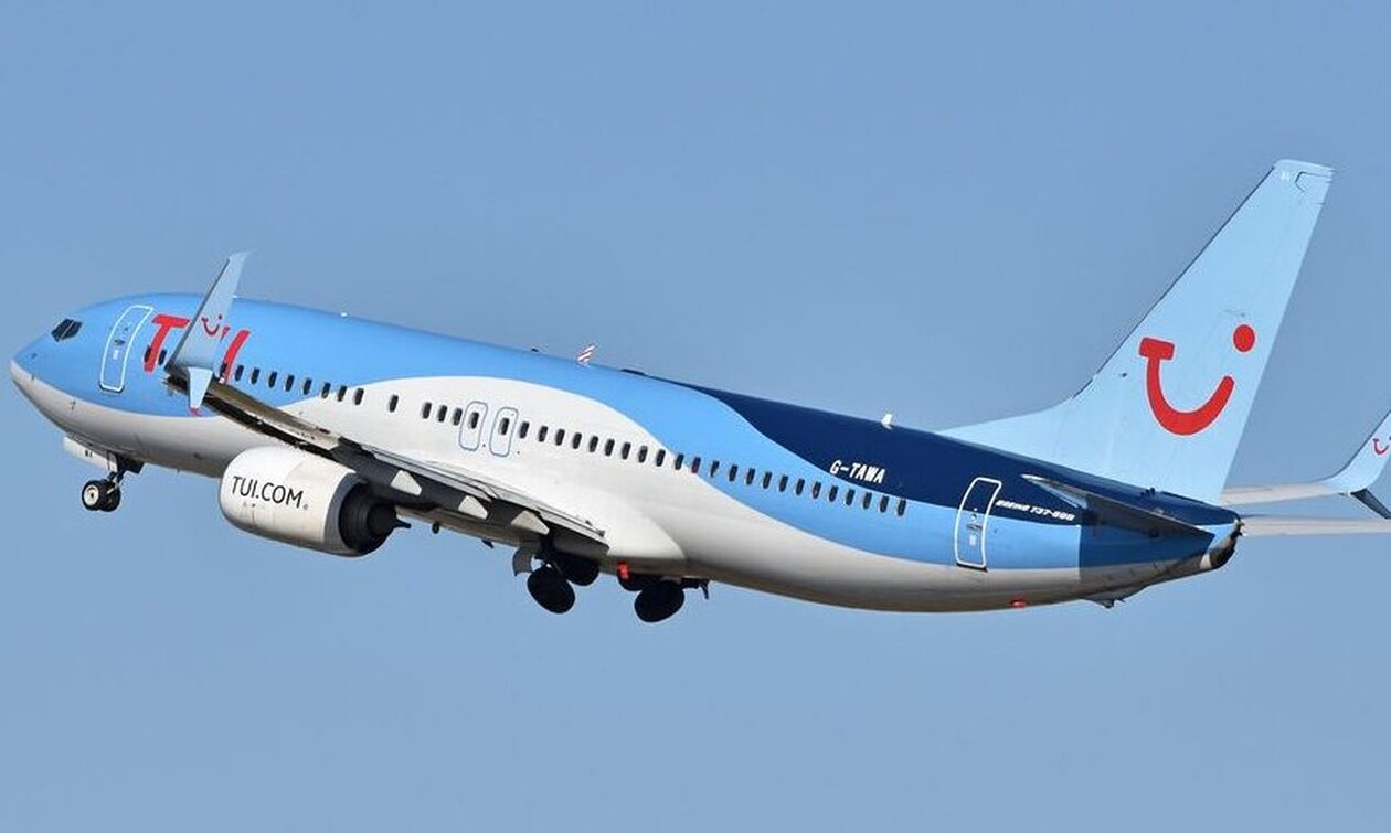 Φωτιά στη Ρόδο: TUI και Jet2 ακυρώνουν τις πτήσεις προς το νησί