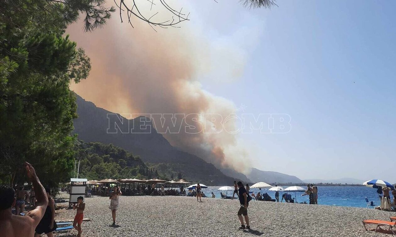 Φωτιά στο Δερβενάκι Αχαΐας: Ενίσχυση των δυνάμεων – Στη μάχη και εναέρια μέσα